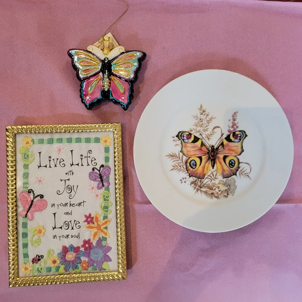 Kuba Bavaria Germany Butterfly Plate Porcelain ~ Pretty! ~ EUC ~ Nature Cottage